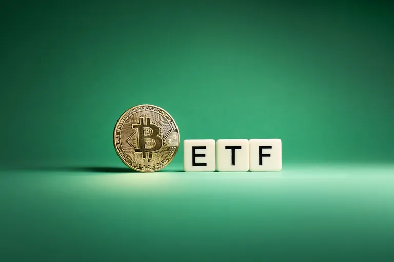 著名投資家、ビットコインETFを18.9%買い増し|コールは85%減