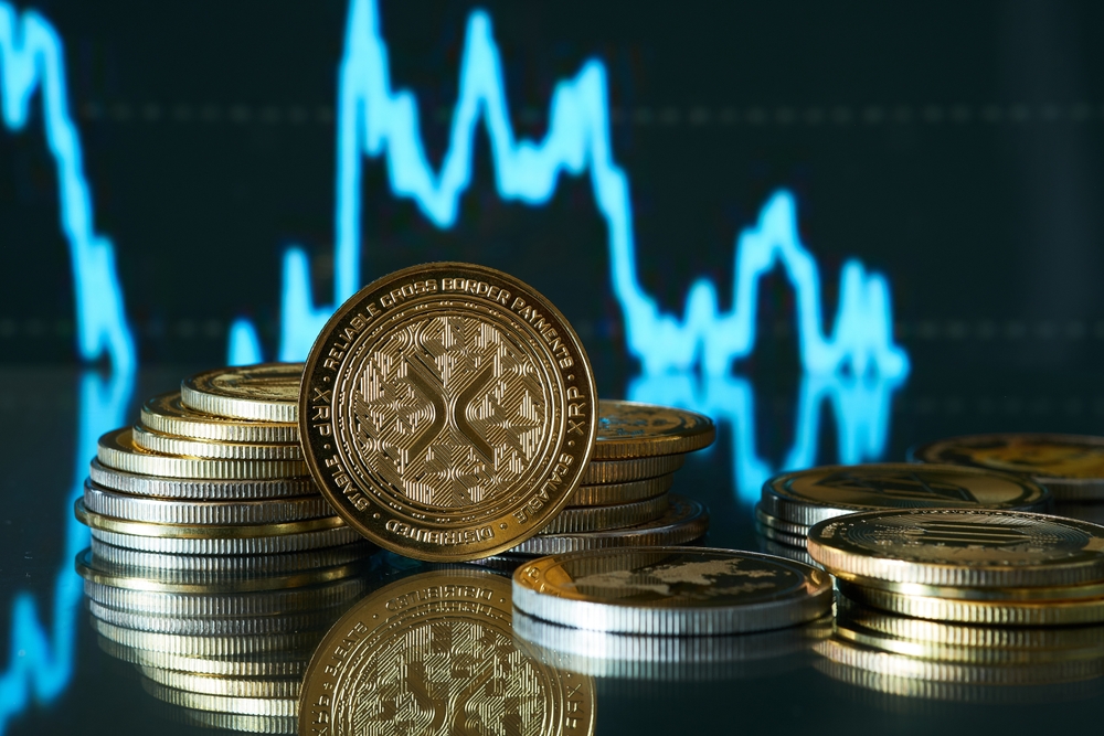 リップル、1ドル割れ目前｜レバレッジは現物出来高の6倍超