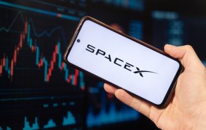 好決算でもなぜ売られた?スペースX、BTC評価減と9億株の解禁